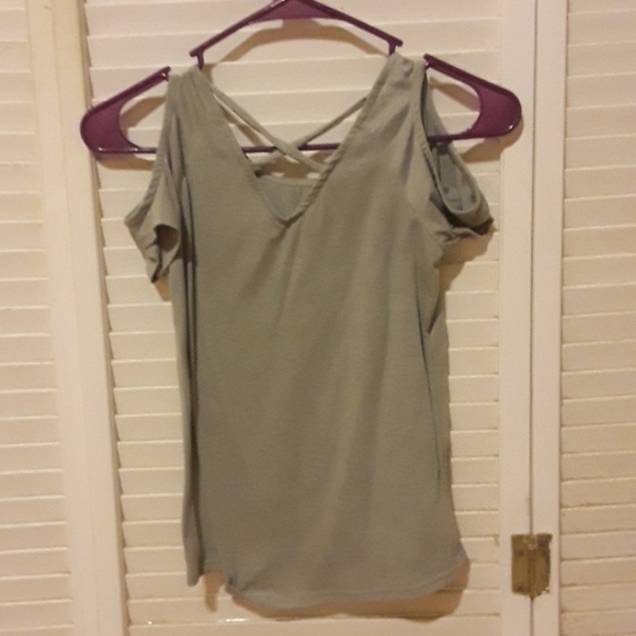 Cold shoulder green top - Picture 2 of 2